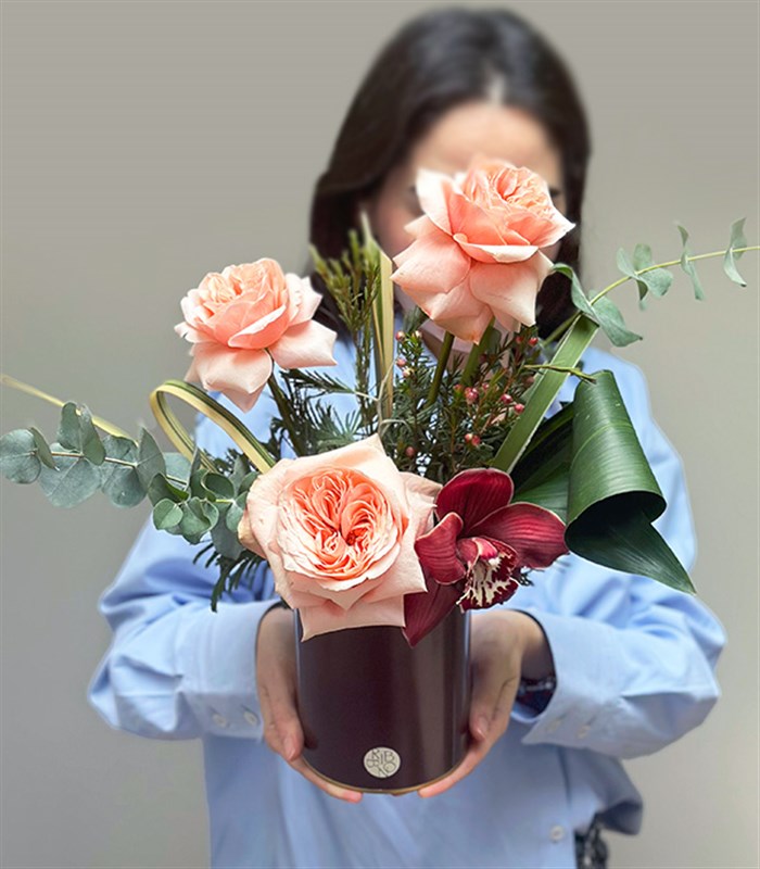 Bordo Mini Vazoda Somon Gül Orkide Aranjmanı