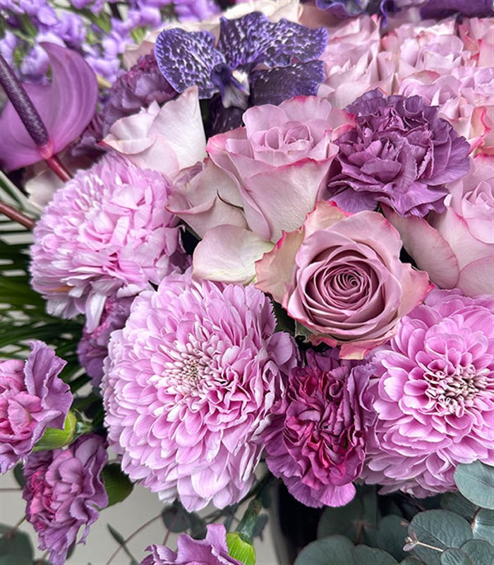 Sagittarius Lila Royal Deluxe Vazo Çiçek Aranjman