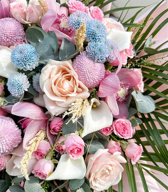 Grand Deluxe Pembe Gül Unicorn Krizantem Bahar Buketi