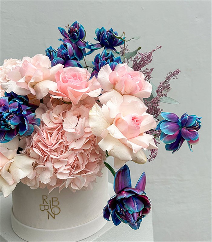 Douce Serenite Pembe Gül Ortanca Galaksi Lale Bahar Aranjmanı