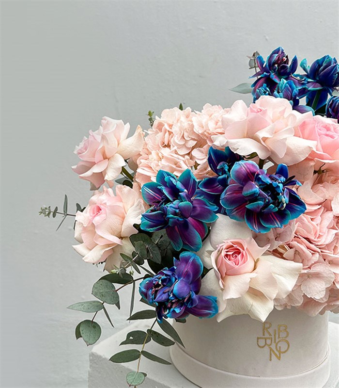 Douce Serenite Pembe Gül Ortanca Galaksi Lale Bahar Aranjmanı