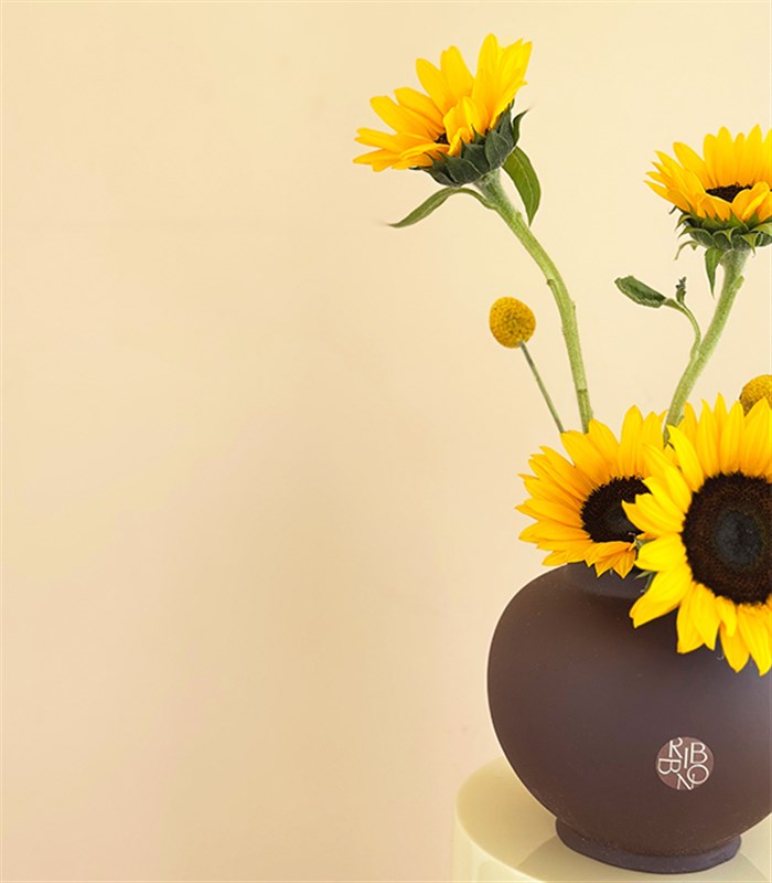 Solstice Kahverengi Seramik Vazoda Ayçiçeği Mini Aranjmanı