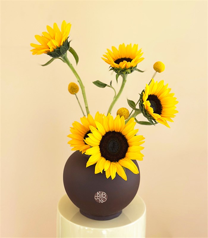 Solstice Kahverengi Seramik Vazoda Ayçiçeği Mini Aranjmanı