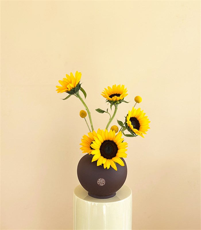 Solstice Kahverengi Seramik Vazoda Ayçiçeği Mini Aranjmanı