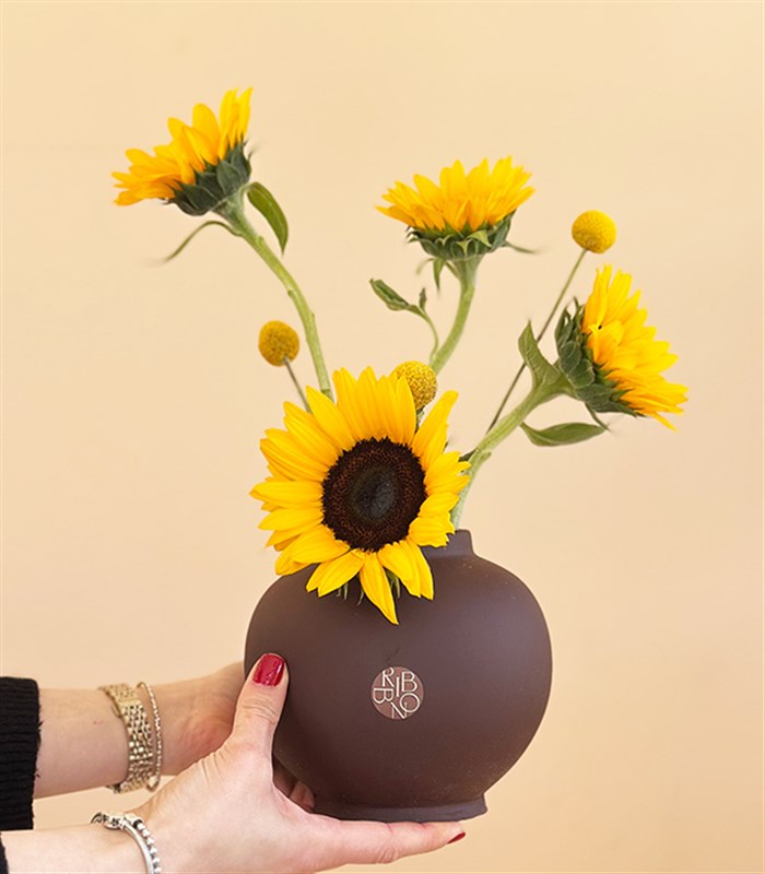 Solstice Kahverengi Seramik Vazoda Ayçiçeği Mini Aranjmanı