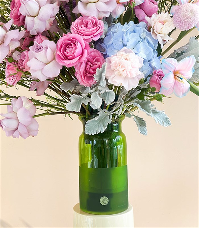 Cuore Fiorito Yeşil Vazoda Unicorn Lale Ortanca Şakayık Grand Deluxe Aranjman