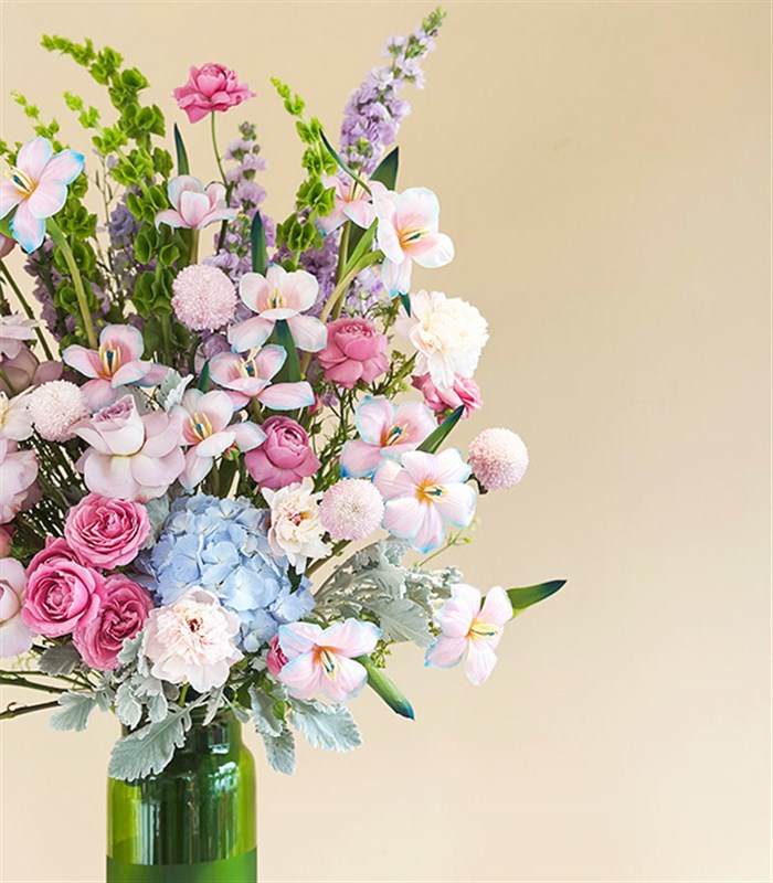 Cuore Fiorito Yeşil Vazoda Unicorn Lale Ortanca Şakayık Grand Deluxe Aranjman