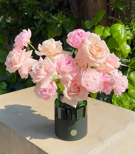 Puffy Heart Green Vase Powder Peony Rose Arrangement