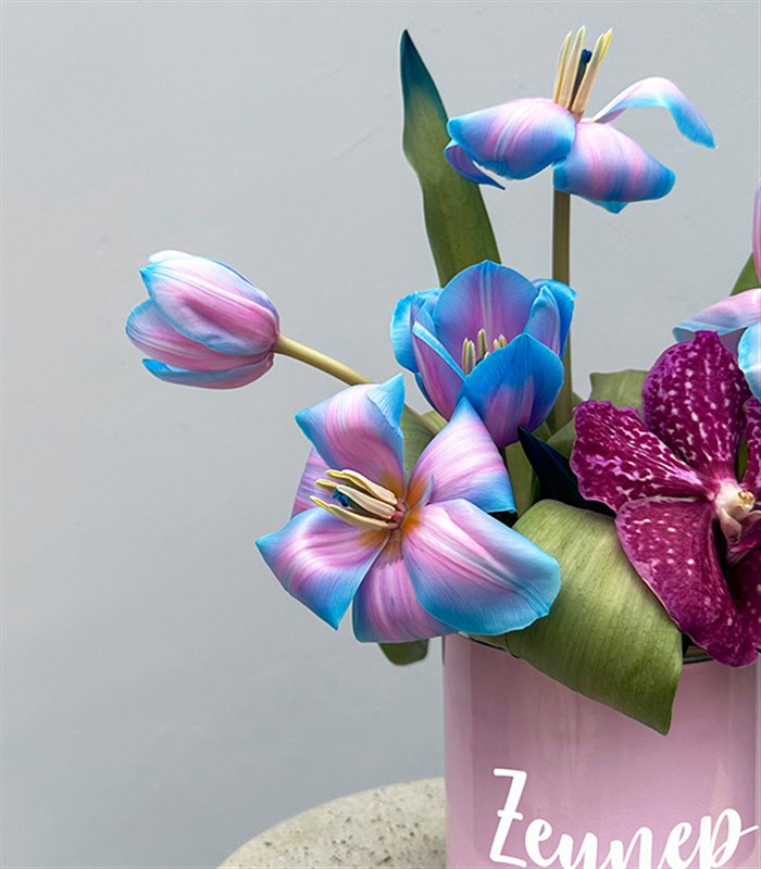 İsme Özel Pembe Vazoda Unicorn Laleler Mini Aranjman