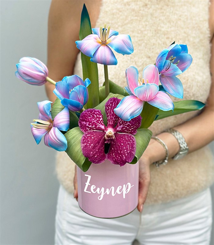 İsme Özel Pembe Vazoda Unicorn Laleler Mini Aranjman