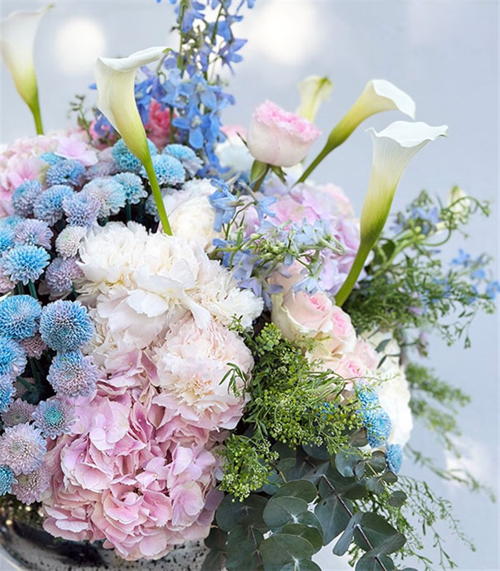 Celestial Panoramik Silver Ayaklı Vazoda Şakayıklı Royal Deluxe Aranjman