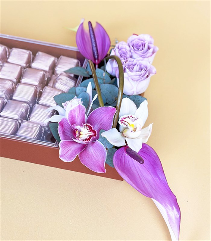 Lila Royal Deluxe Deri Tepside 80Li Çikolata Tepsisi