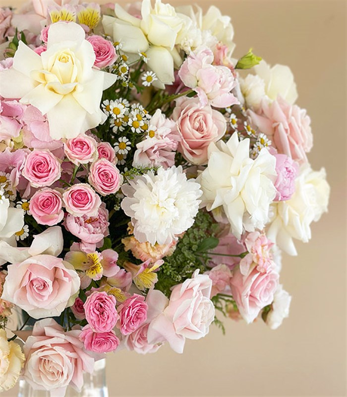 Royal Deluxe Panoramik Pudra Şakayık Ortanca Gül Aranjmanı