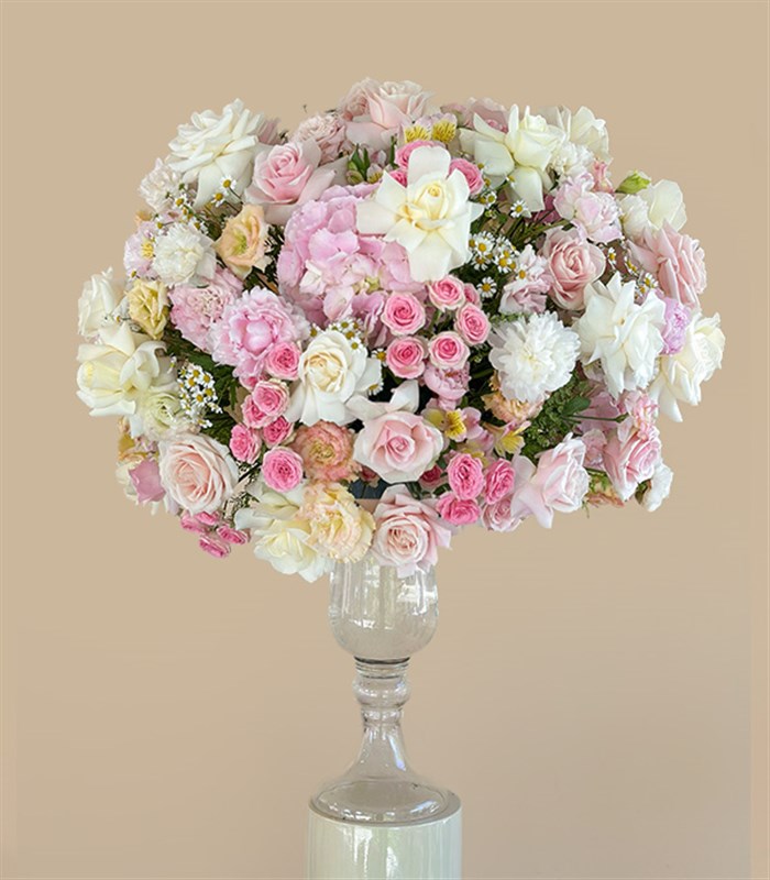 Royal Deluxe Panoramik Pudra Şakayık Ortanca Gül Aranjmanı