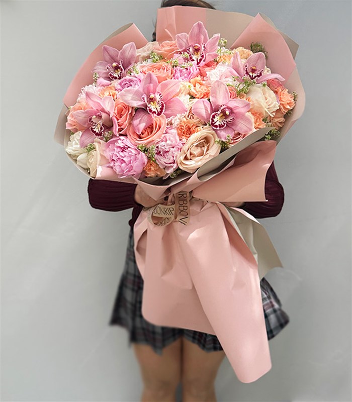 Fiorita Deluxe Pudra Şakayık Somon Gül Buketi