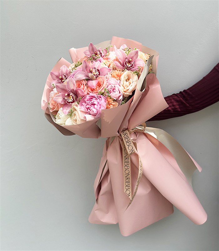 Fiorita Deluxe Pudra Şakayık Somon Gül Buketi