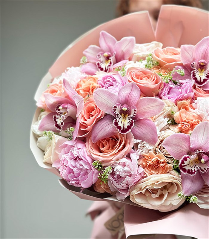 Fiorita Deluxe Pudra Şakayık Somon Gül Buketi