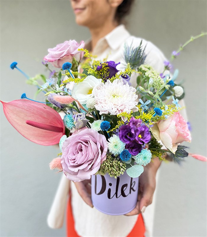 İsme Özel Lila Vazoda Pembe Mor Çiçekler