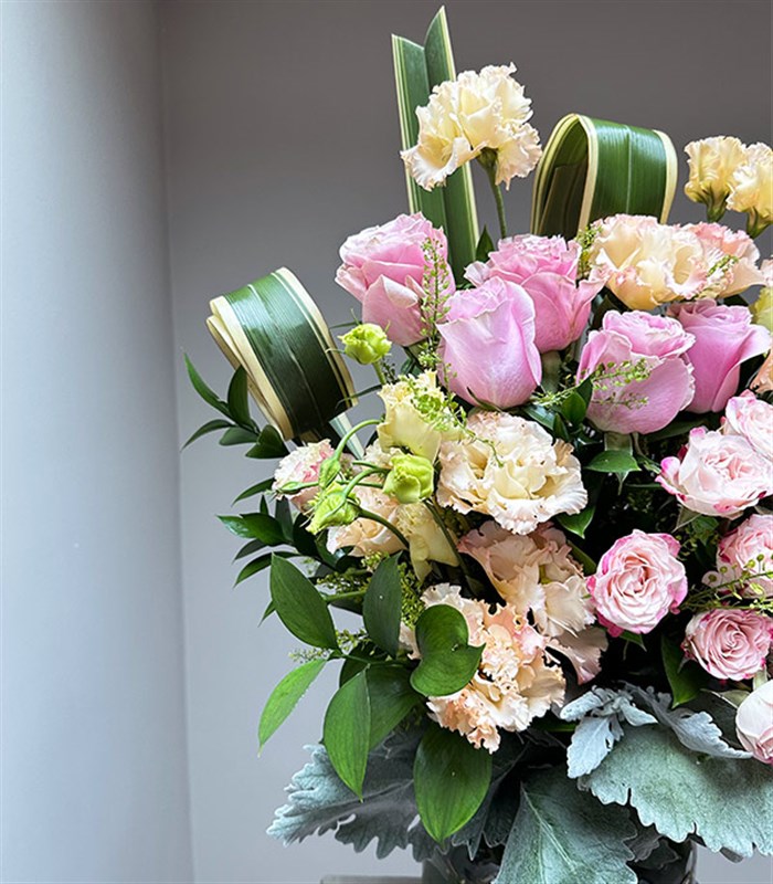 Cinzia Pembe Somon Gül Vazo Aranjman