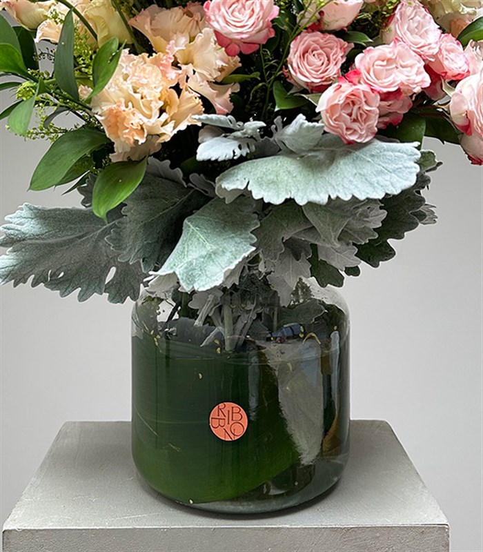 Cinzia Pembe Somon Gül Vazo Aranjman