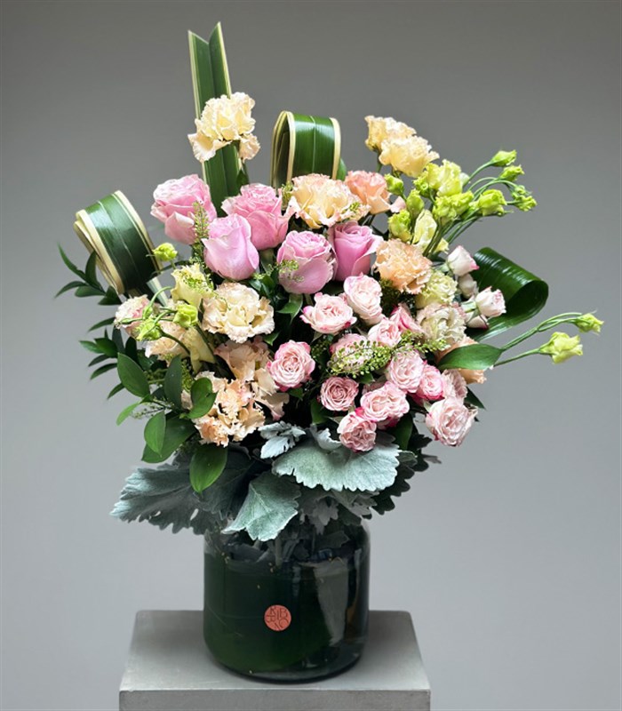 Cinzia Pembe Somon Gül Vazo Aranjman