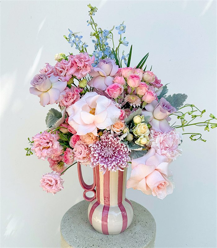 Coastal Pop Pembe El İşi Seramik Sürahi Vazoda Yaz Aranjmanı