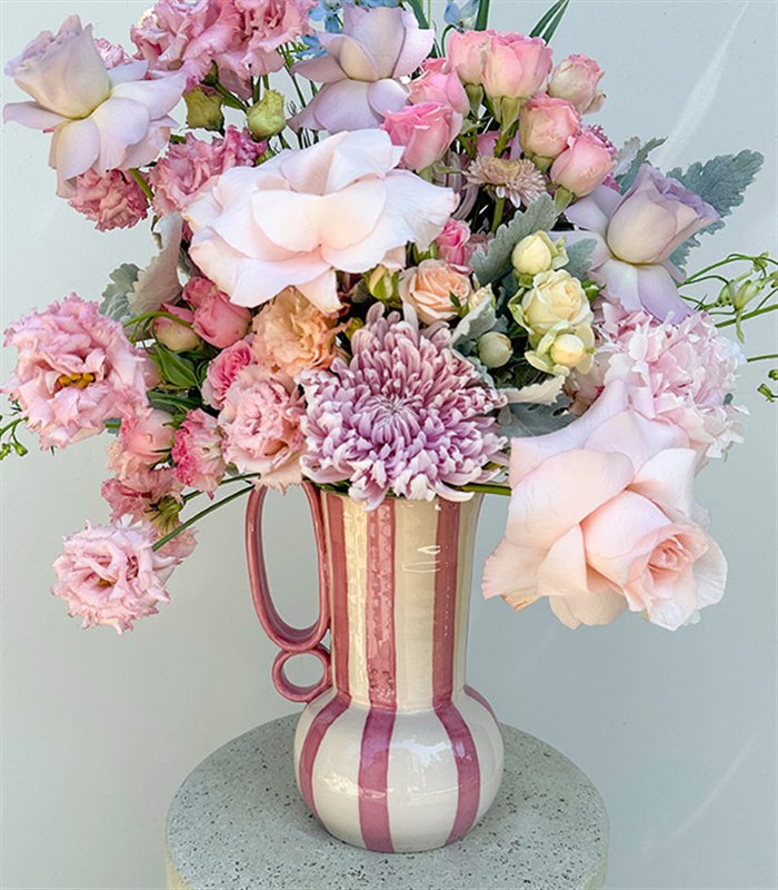 Coastal Pop Pembe El İşi Seramik Sürahi Vazoda Yaz Aranjmanı