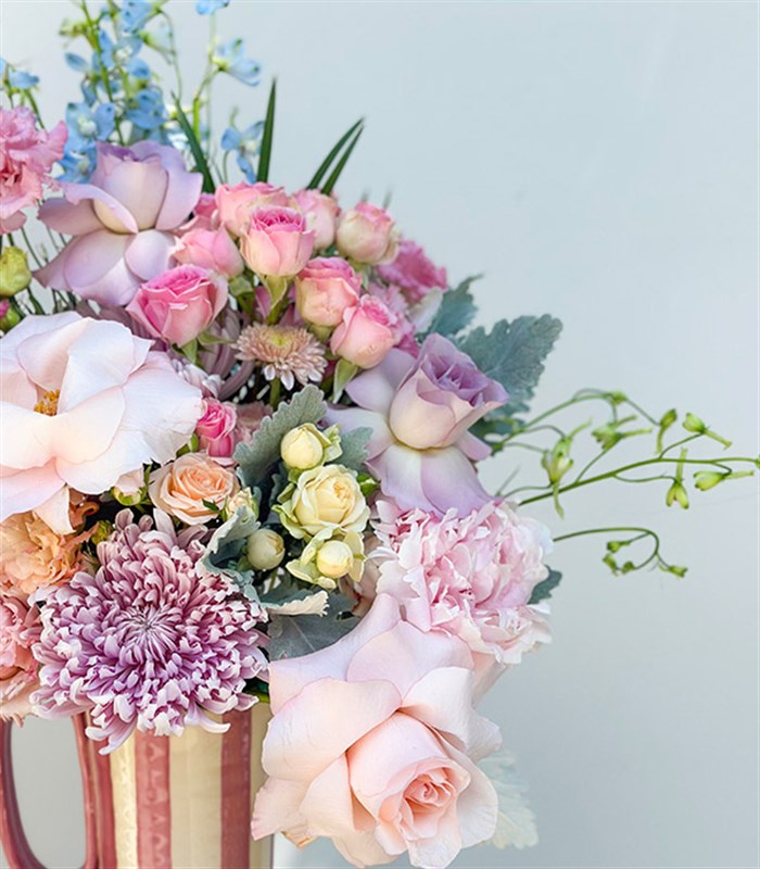 Coastal Pop Pembe El İşi Seramik Sürahi Vazoda Yaz Aranjmanı