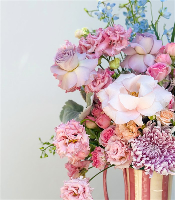 Coastal Pop Pembe El İşi Seramik Sürahi Vazoda Yaz Aranjmanı