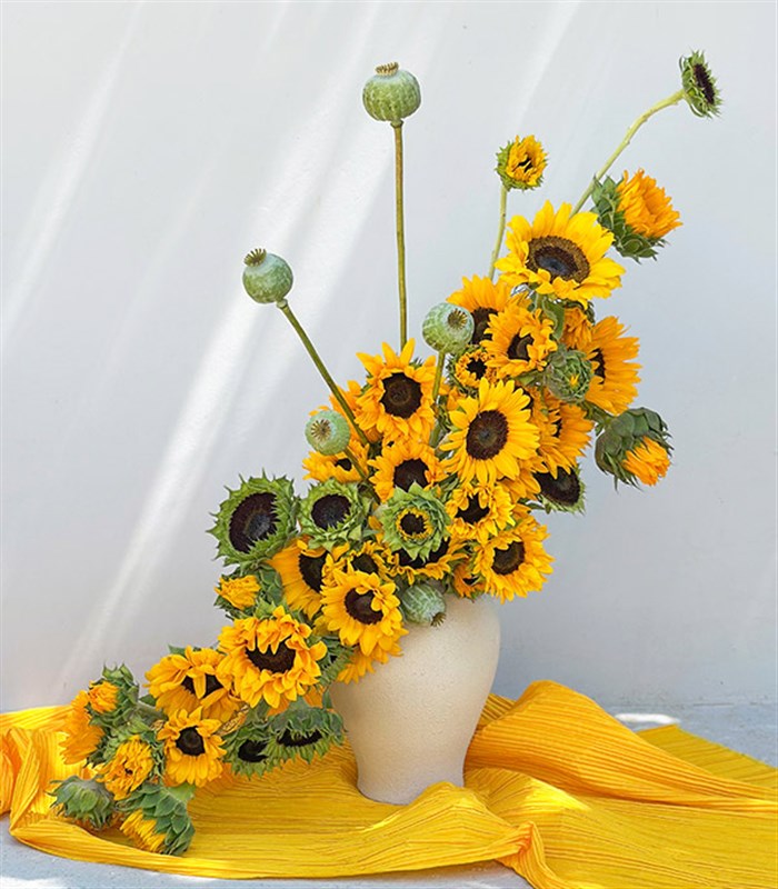 Sunflowers Seramik Vazoda Deluxe Ayçiçekleri Aranjmanı