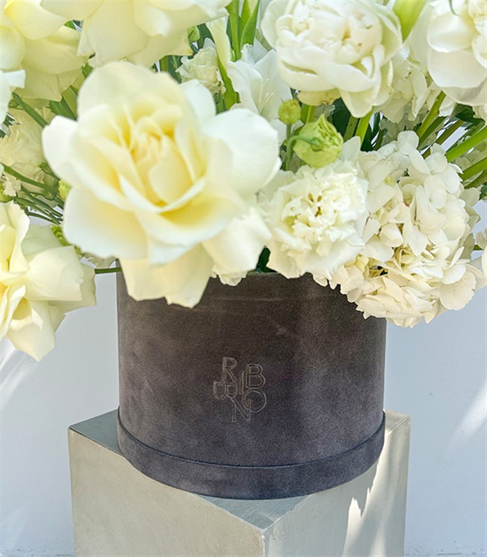 Luce Bianca Grand Deluxe Gri Kutuda Beyaz Yaz Aranjmanı