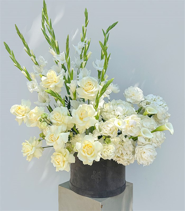 Luce Bianca Grand Deluxe Gri Kutuda Beyaz Yaz Aranjmanı