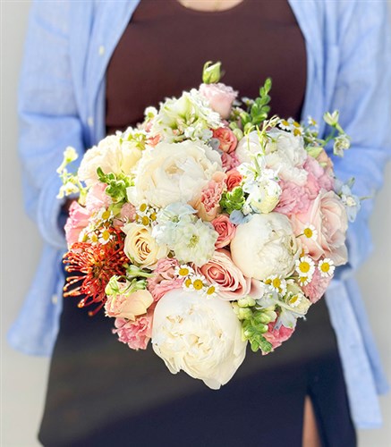 Aloura Lucas Peony Rose Lucas Bridal Bouquet Groom Boutonniere Set