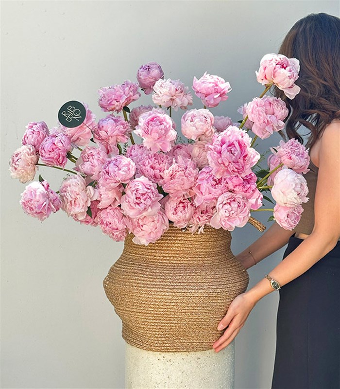 Grand Deluxe Sepette 50 Pembe Şakayık Aranjmanı