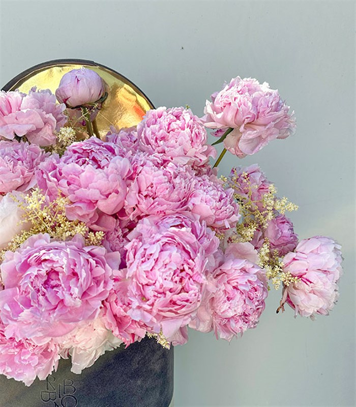 Grand Deluxe Gri Kutuda 30 Pembe Şakayık