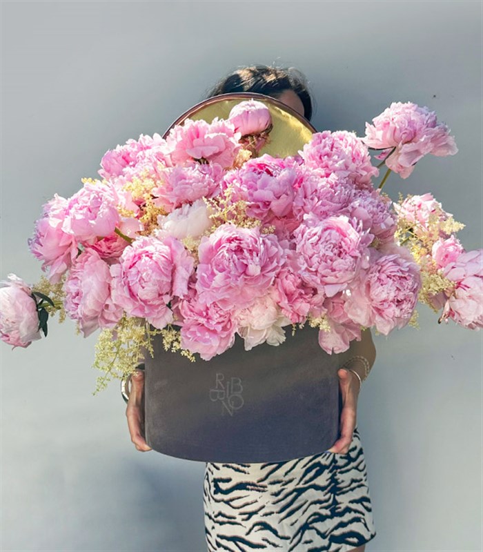 Grand Deluxe Gri Kutuda 30 Pembe Şakayık