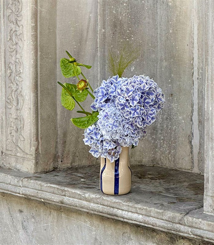 Galata El İşi Seramik Vazoda Ortanca Antoryum Aranjmanı