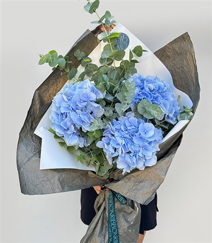 Maria Blue Hydrangea Bouquet