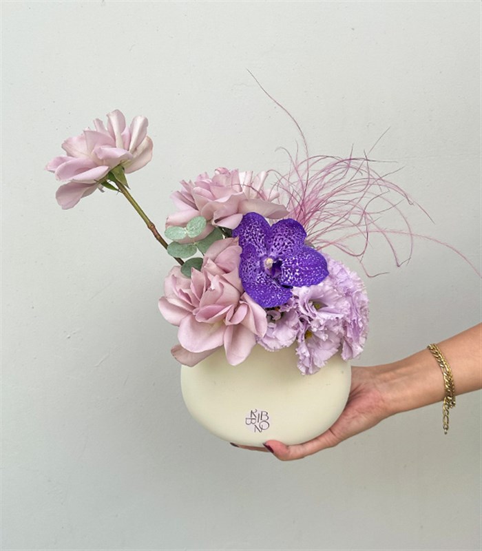 Lilac Delight Mini Seramik Vazoda Lila Güller Sonbahar Aranjmanı