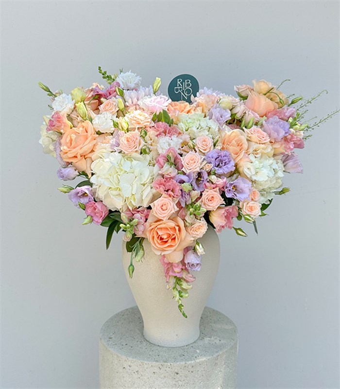 Petite Romance Deluxe Seramik Vazoda Pastel Çiçekler Aranjmanı