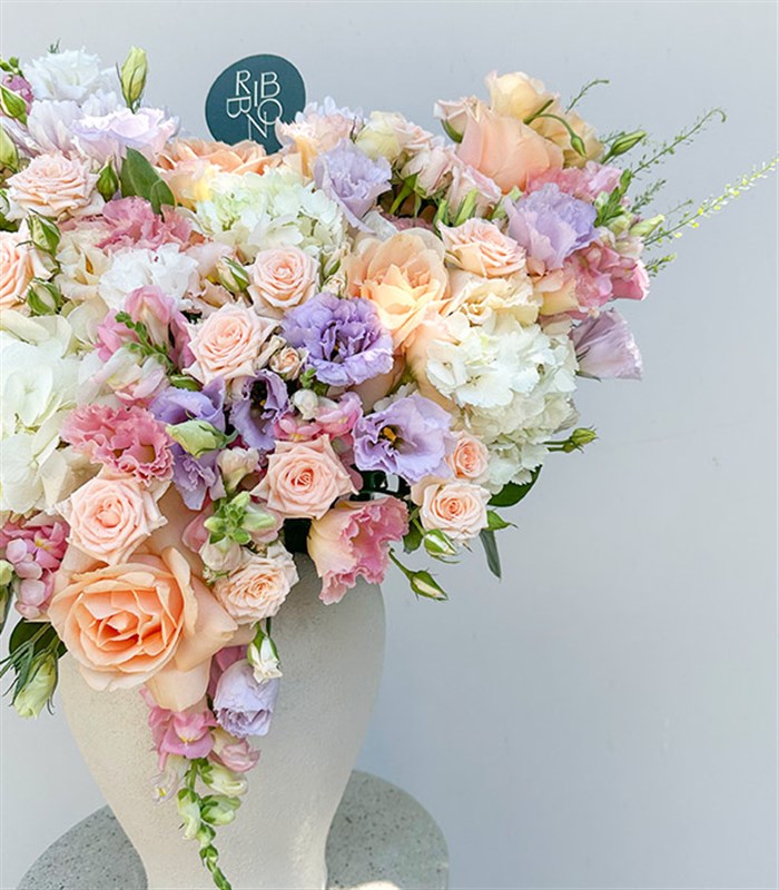 Petite Romance Deluxe Seramik Vazoda Pastel Çiçekler Aranjmanı