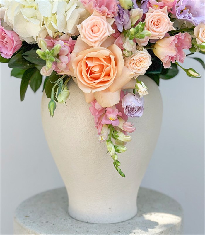 Petite Romance Deluxe Seramik Vazoda Pastel Çiçekler Aranjmanı