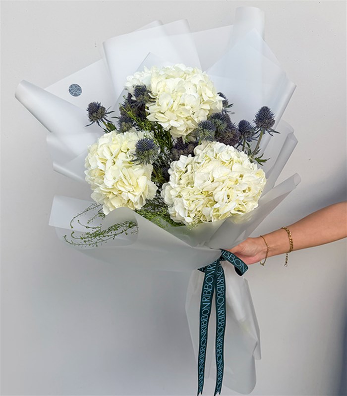 Beyaz Ortanca Erginyum Buketi