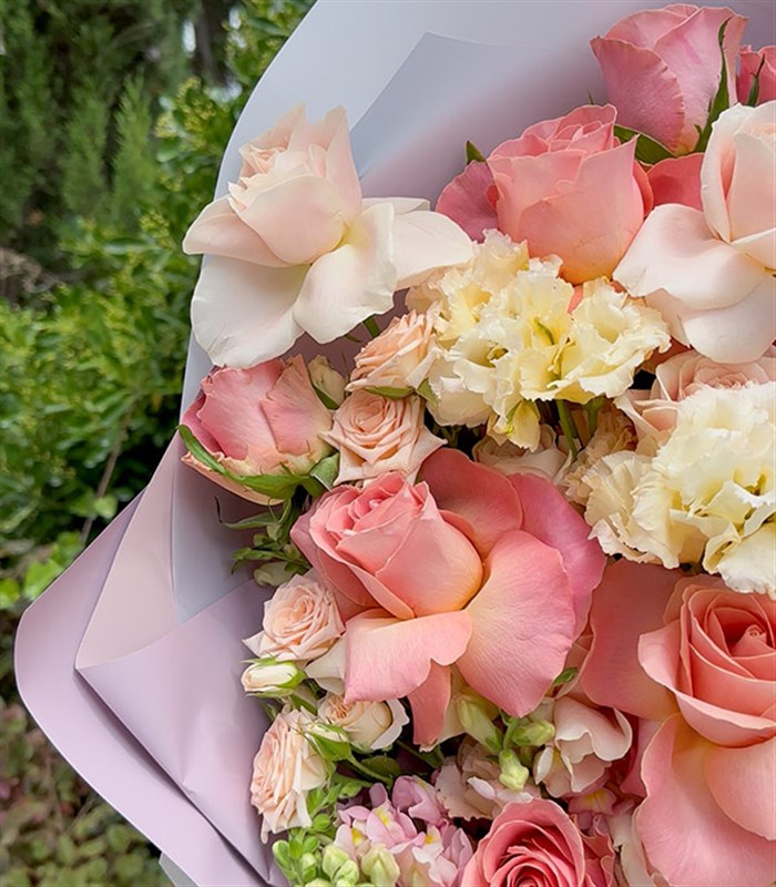 Soft Harmony Deluxe Pembe Çiçekler Buketi