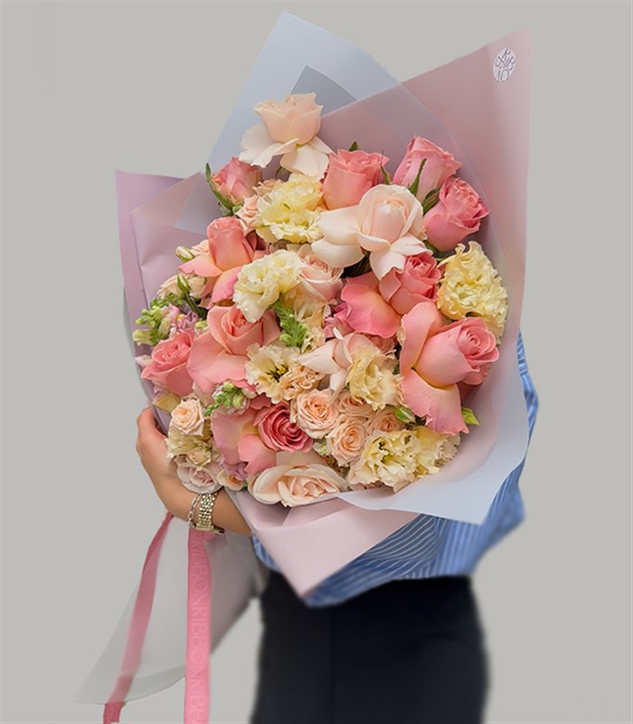 Soft Harmony Deluxe Pembe Çiçekler Buketi