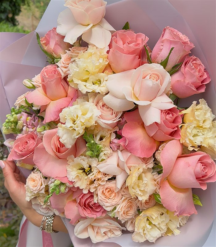 Soft Harmony Deluxe Pembe Çiçekler Buketi