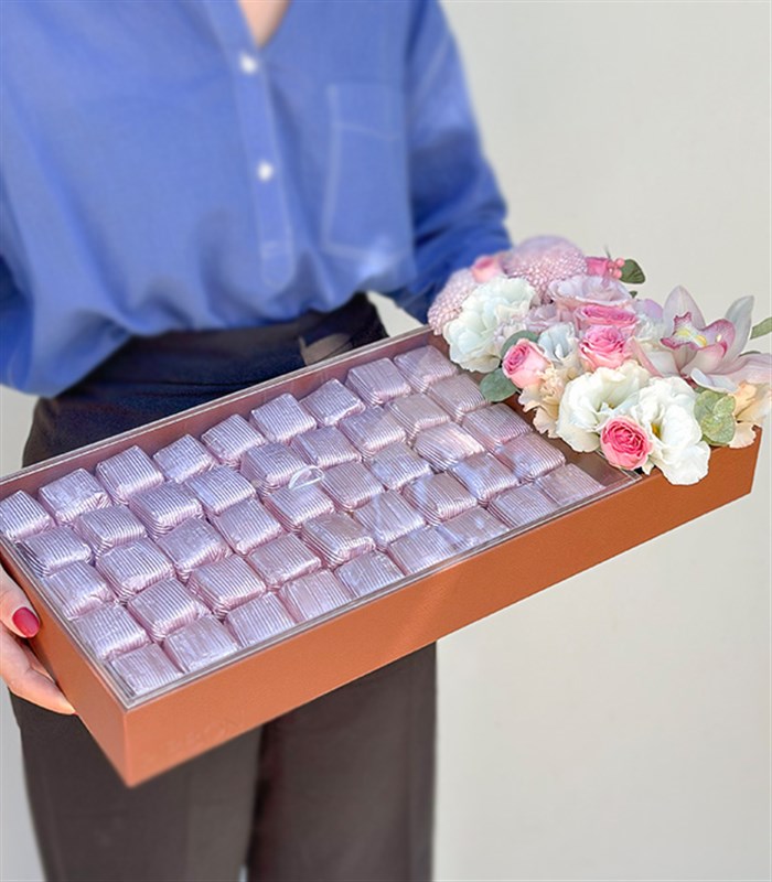 Pembe Royal Deluxe Deri Tepside 90Lı Çikolata Tepsisi