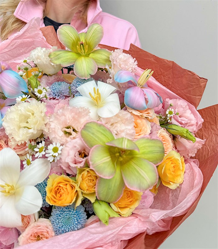 Color Serenade Lale Ortanca Rengarenk Çiçekler Buketi