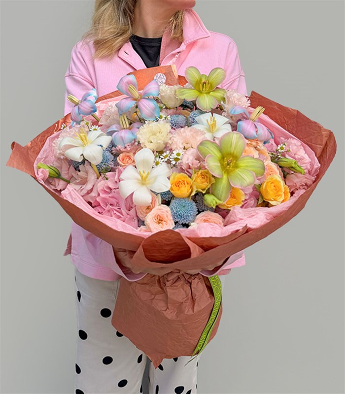 Color Serenade Lale Ortanca Rengarenk Çiçekler Buketi