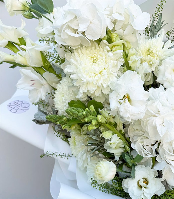 Cloud Bembeyaz Çiçekler Buketi